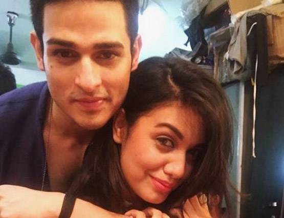 Bigg Boss 11 पहुंचे प्रियंक, गर्लफ्रेंड ने शेयर की ये रोमांटिक PHOTOS