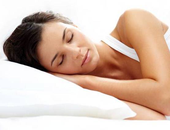 जानें, दक्ष‍िण दिशा में सिर करके सोने से क्या होता है...