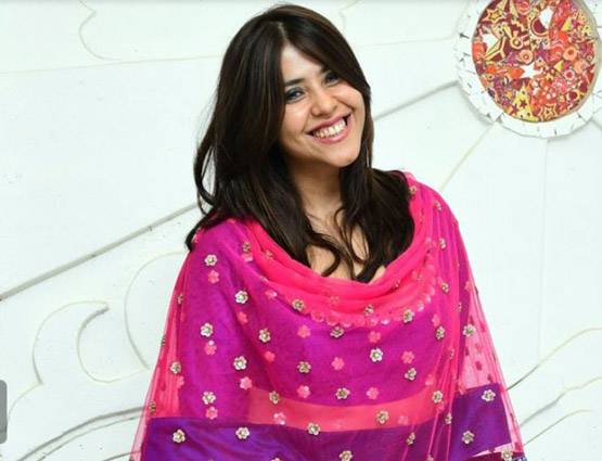 दिवाली पार्टी में फिट दिखीं दिव्यांका, विवेक का दिखा अलग अंदाज