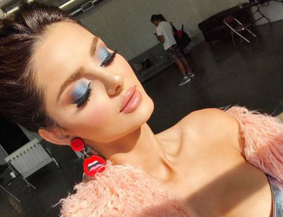 इन्हें कहा जा रहा है दुनिया की सबसे खूबसूरत महिला, देखें Photos