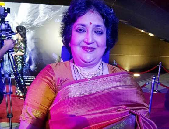 स्काई डाइविंग से 2.0 का पोस्टर आया, अब बुर्ज खलीफा में म्यूजिक लॉन्च