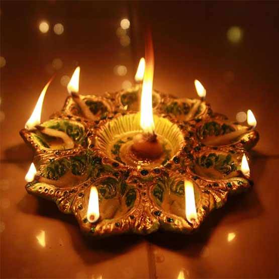 दिवाली : बेहद कम बजट में बदलें घर का पूरा लुक, जानें कैसे...