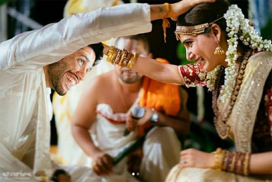 INSIDE PHOTOS: एक-दूजे के हुए नागा चैतन्य और समंथा रूथ