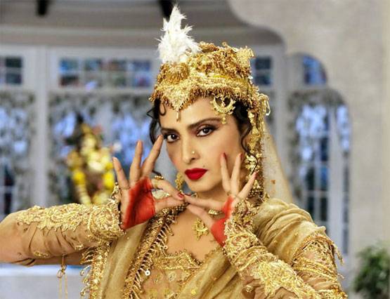 किसके नाम का सिंदूर लगाती हैं रेखा? उन्हें लेकर हुए हैं ये विवाद