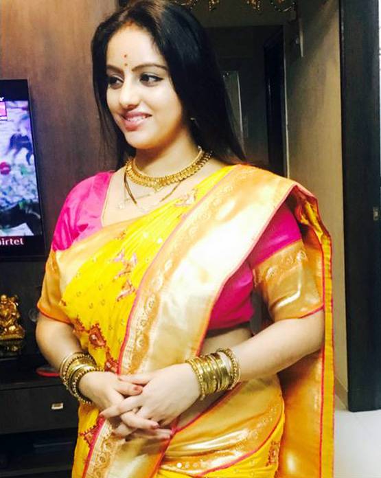 PHOTOS: बॉलीवुड और टीवी सिलेब्स ने ऐसे मनाया करवा चौथ