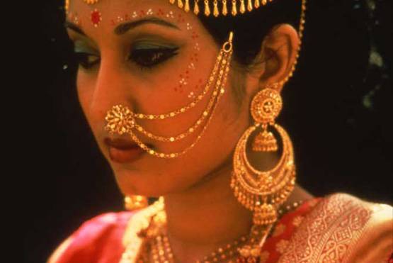 सोने के गहनें खरीद रहे हैं तो पहले जान लें ये 10 बातें...