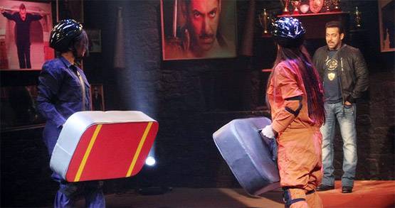 BIGG BOSS: सुल्तानी अखाड़े में भिड़ीं शिल्पा शिंदे और अर्शी खान