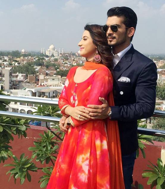 फिल्मी है इस एक्टर की लव स्टोरी, मौनी रॉय से थी अफेयर की चर्चा