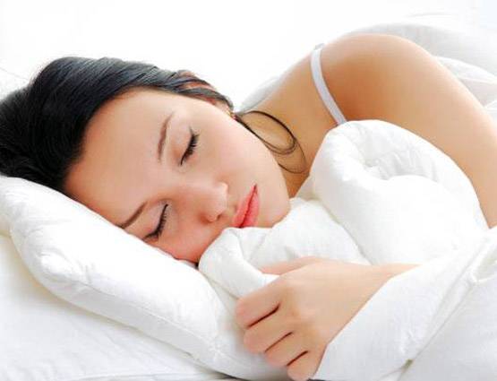 जानें, दक्ष‍िण दिशा में सिर करके सोने से क्या होता है...