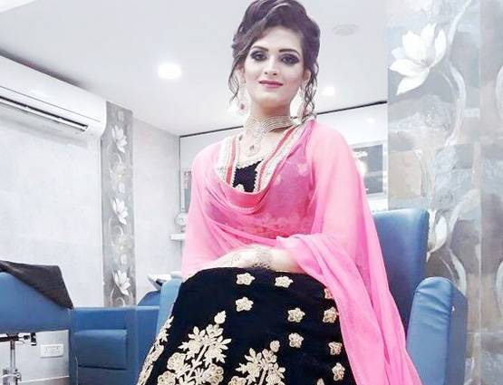 लड़के से लड़की बनी ये मॉडल, बोली- बिकिनी में देख घरवाले क्या कहेंगे?