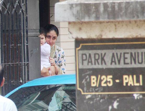 इस अंदाज में तैमूर ने मनाई पहली दिवाली, करीना के साथ दिखीं करिश्मा