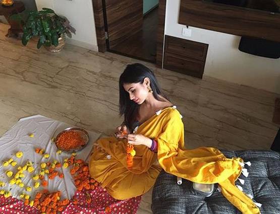 PHOTOS: मौनी रॉय का नहीं हुआ ब्रेकअप, बॉयफ्रेंड संग मनाई दिवाली