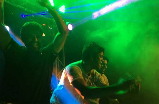 कैथोलिक वेडिंग में एक-दूजे का हाथ थामे दिखे समांथा और नागा चैतन्य, देखें PHOTOS