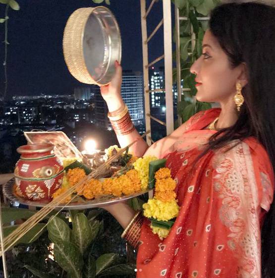 PHOTOS: बॉलीवुड और टीवी सिलेब्स ने ऐसे मनाया करवा चौथ