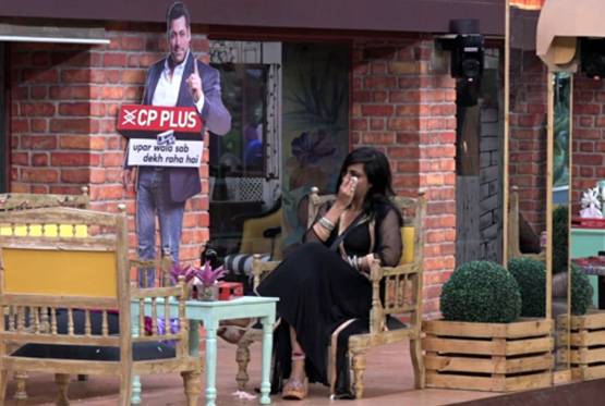 सपना के तंज से रो पड़ीं अर्शी, जानें- क्या है सेक्स स्कैंडल विवाद