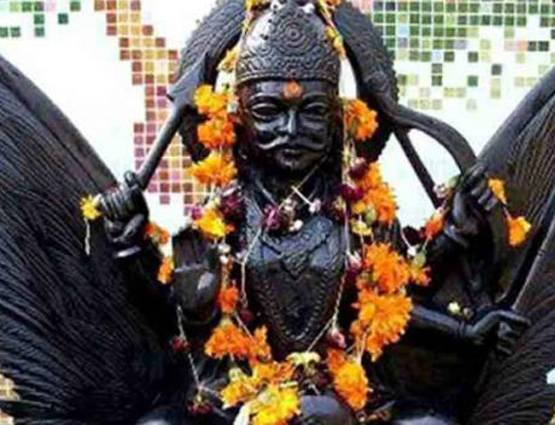 इन राशियों पर लगी साढ़े साती, रहेगी शनिदेव की टेढ़ी नजर