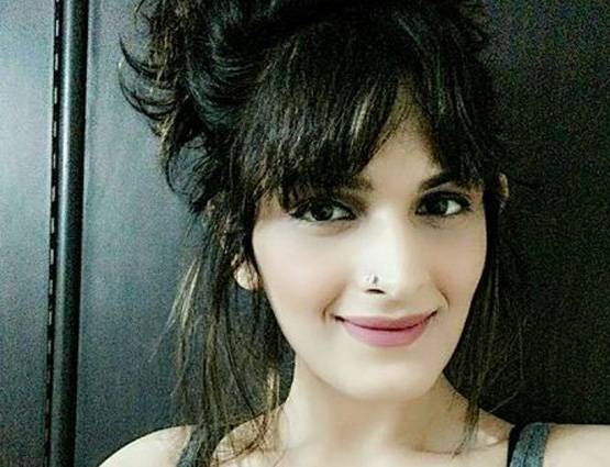 लड़के से लड़की बनी ये मॉडल, बोली- बिकिनी में देख घरवाले क्या कहेंगे?