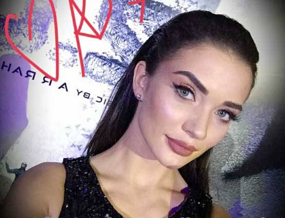 स्काई डाइविंग से 2.0 का पोस्टर आया, अब बुर्ज खलीफा में म्यूजिक लॉन्च