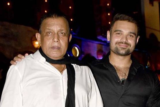 एडल्ट स्टार के साथ दिखे मिथुन चक्रवर्ती के बेटे, Photo वायरल