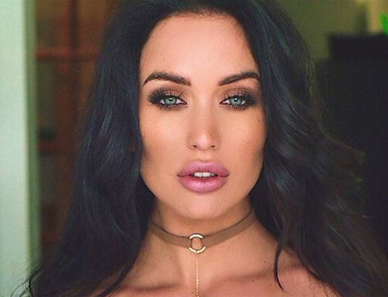 BIGG BOSS में एंट्री करते ही छाईं ऑस्ट्रेलिया की लुसिंडा निकोलस