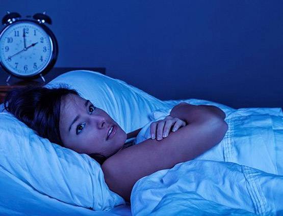 जानें, दक्ष‍िण दिशा में सिर करके सोने से क्या होता है...