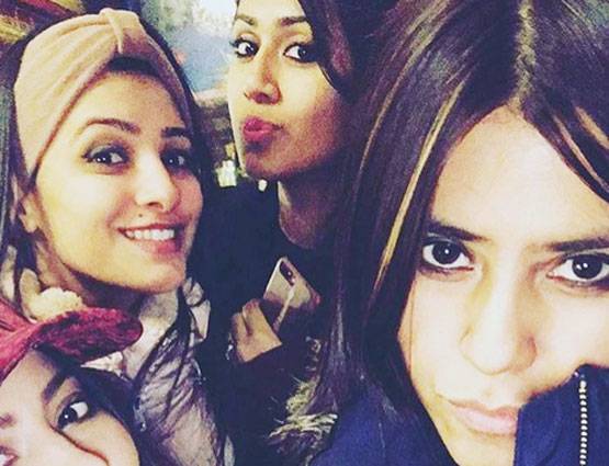 बुडापेस्ट में FUN MODE में दिखीं 'ये हैं मोहब्बतें' की स्टारकास्ट