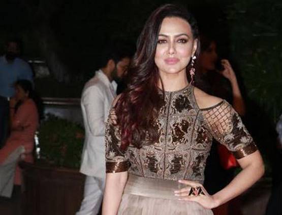 Mommy गौरी की पार्टी में सुनहरा दिखा सुहाना का अंदाज