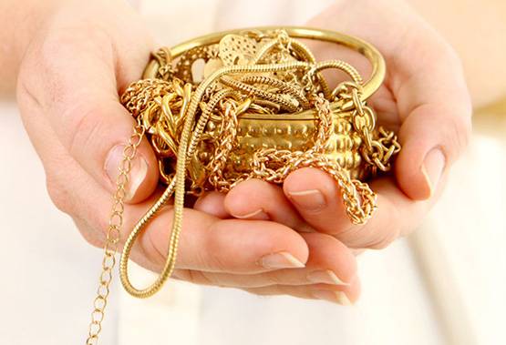 सोने के गहनें खरीद रहे हैं तो पहले जान लें ये 10 बातें...