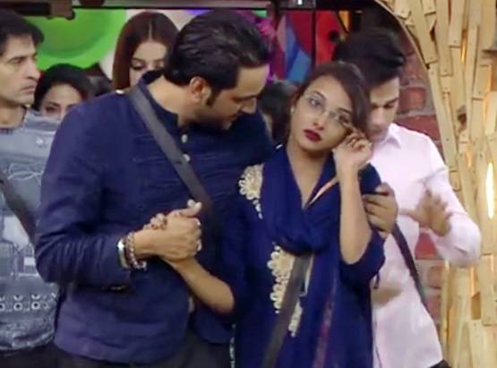 BIGG BOSS से बाहर हुई ज्योति, विकास गुप्ता ने दिया ये ऑफर