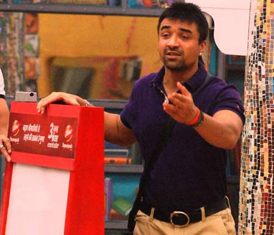 BIGG BOSS में इन कंटेस्टेंट्स ने की हिंसा, घर से निकाला गया बाहर