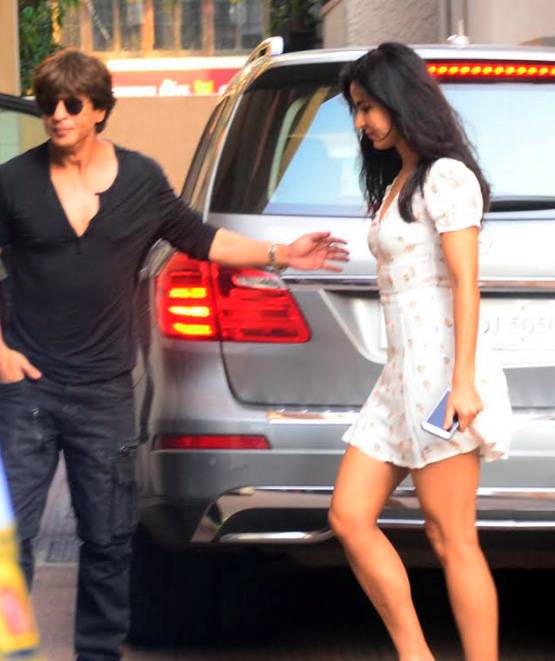 शाहरुख के साथ दिखीं सलमान की 'जोया', PHOTOS वायरल