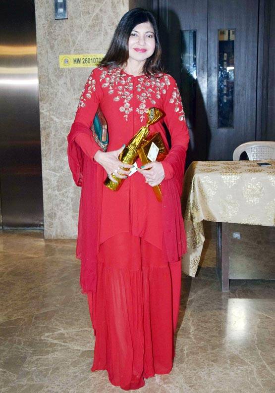 DIWALI PARTY: डिलीवरी के कुछ ही दिनों बाद दिखा सोहा अली खान का ये अंदाज