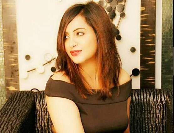 अर्शी के 8 विवाद: हिजाब में बिकिनी फोटो के बाद जारी हुआ था फतवा