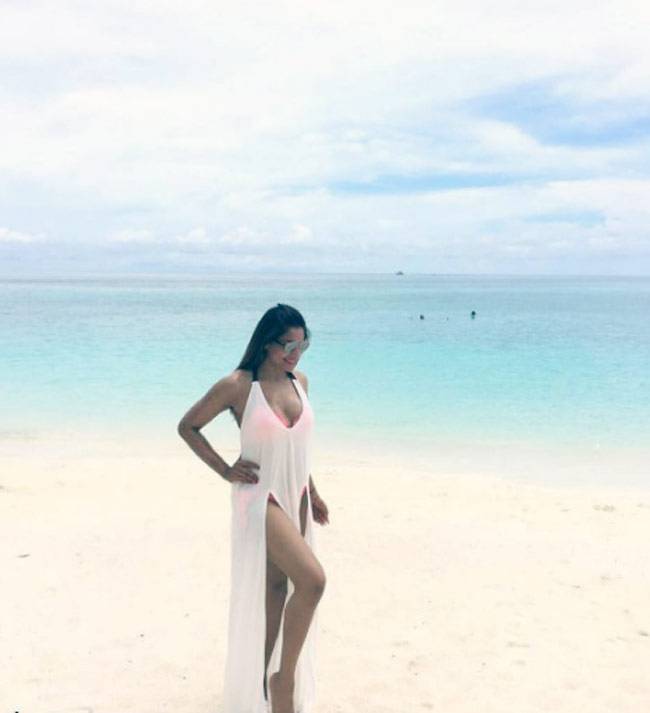 बिपाशा -करण के वीडियो से पहले वायरल हुई थी हनीमून की ये फोटोज