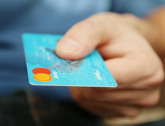 दिवाली पर इस बैंक कार्ड से कीजिये खर्च, इन लोगों मिलेगा iPhone X