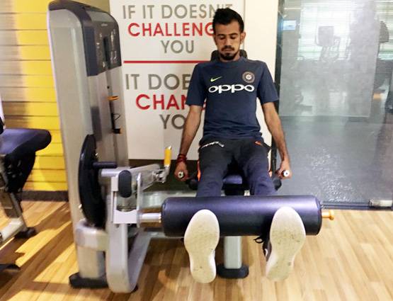 'फाइनल' से पहले कोहली ने बल्ले की बजाए क्यू स्टिक से साधा निशाना