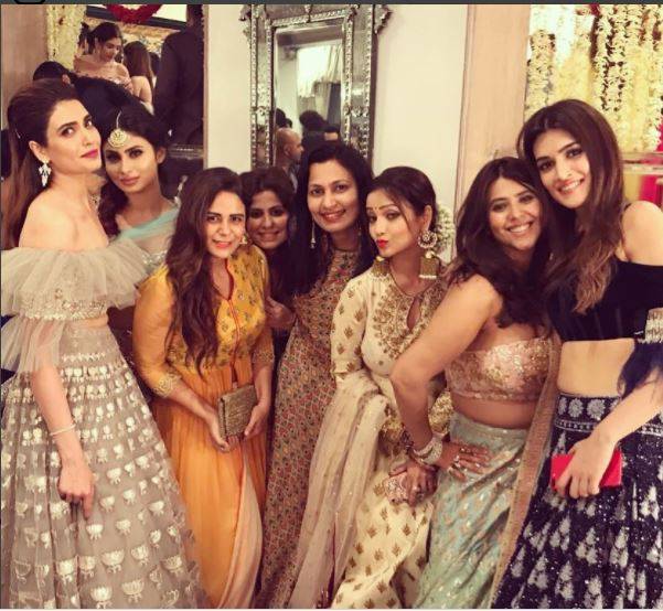 DIWALI PARTY: सारा से लेकर ट्विंकल तक एकता कपूर की पार्टी में पहुंचे ये सितारे