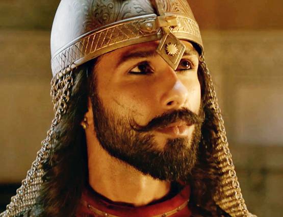 Box office पर हिट होगी दीपिका-शाहिद और रणवीर की #Padmavati!