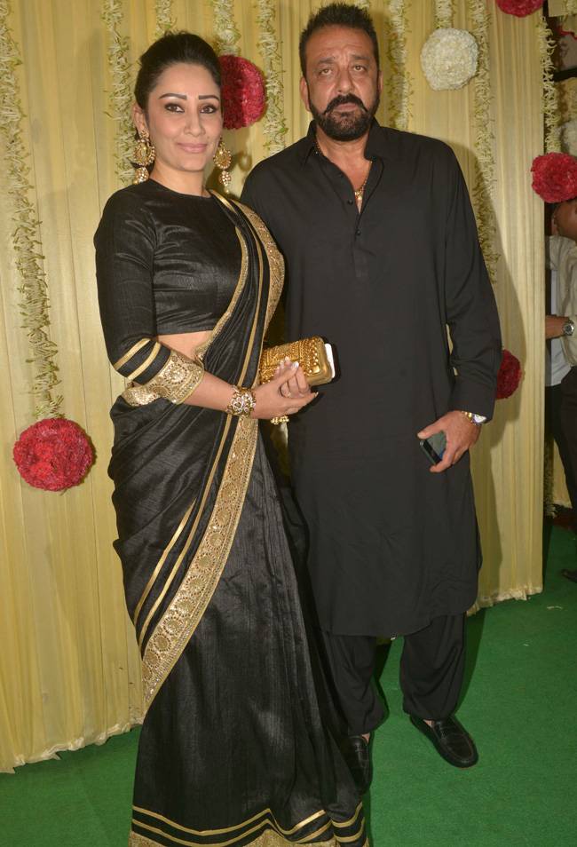 DIWALI PARTY: सारा से लेकर ट्विंकल तक एकता कपूर की पार्टी में पहुंचे ये सितारे