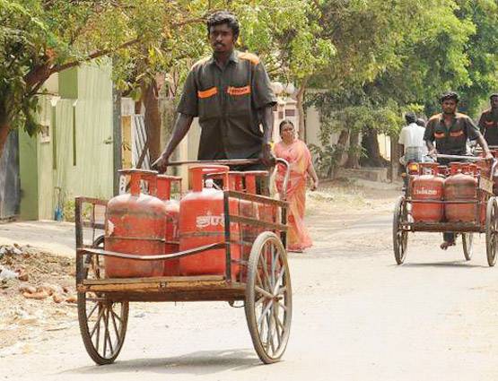 रसोई गैस की बढ़ी कीमतों का आप पर नहीं होगा असर, बस करें ये काम
