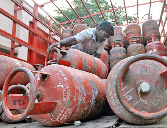 रसोई गैस की बढ़ी कीमतों का आप पर नहीं होगा असर, बस करें ये काम