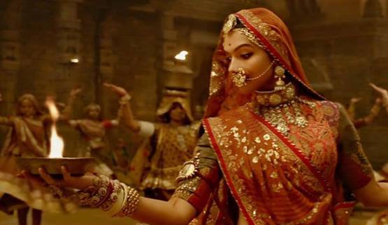 रिव्यू कमेटी ने पद्मावती में घूमर पर जताई आपत्ति, दीपिका ने की थी ये गलतियां!