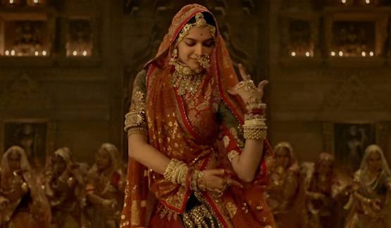 रिव्यू कमेटी ने पद्मावती में घूमर पर जताई आपत्ति, दीपिका ने की थी ये गलतियां!