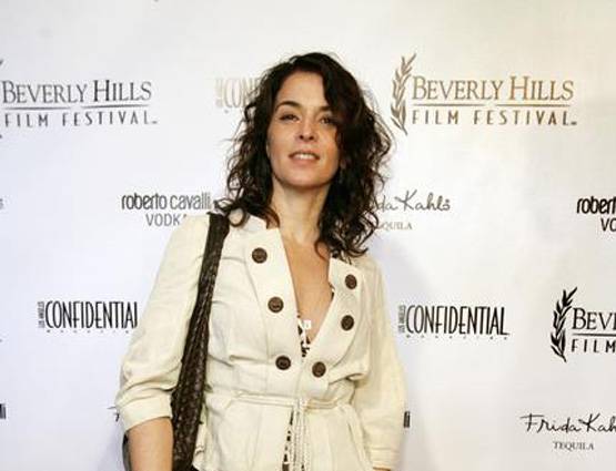 एक्ट्रेस ने किया खुलासा- घर में घुसकर मूवी मुगल ने किया था रेप