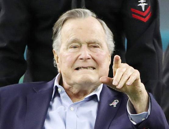 पूर्व US राष्ट्रपति ने एक्ट्रेस को 2 बार पीछे से छुआ, सुनाए गंदे जोक