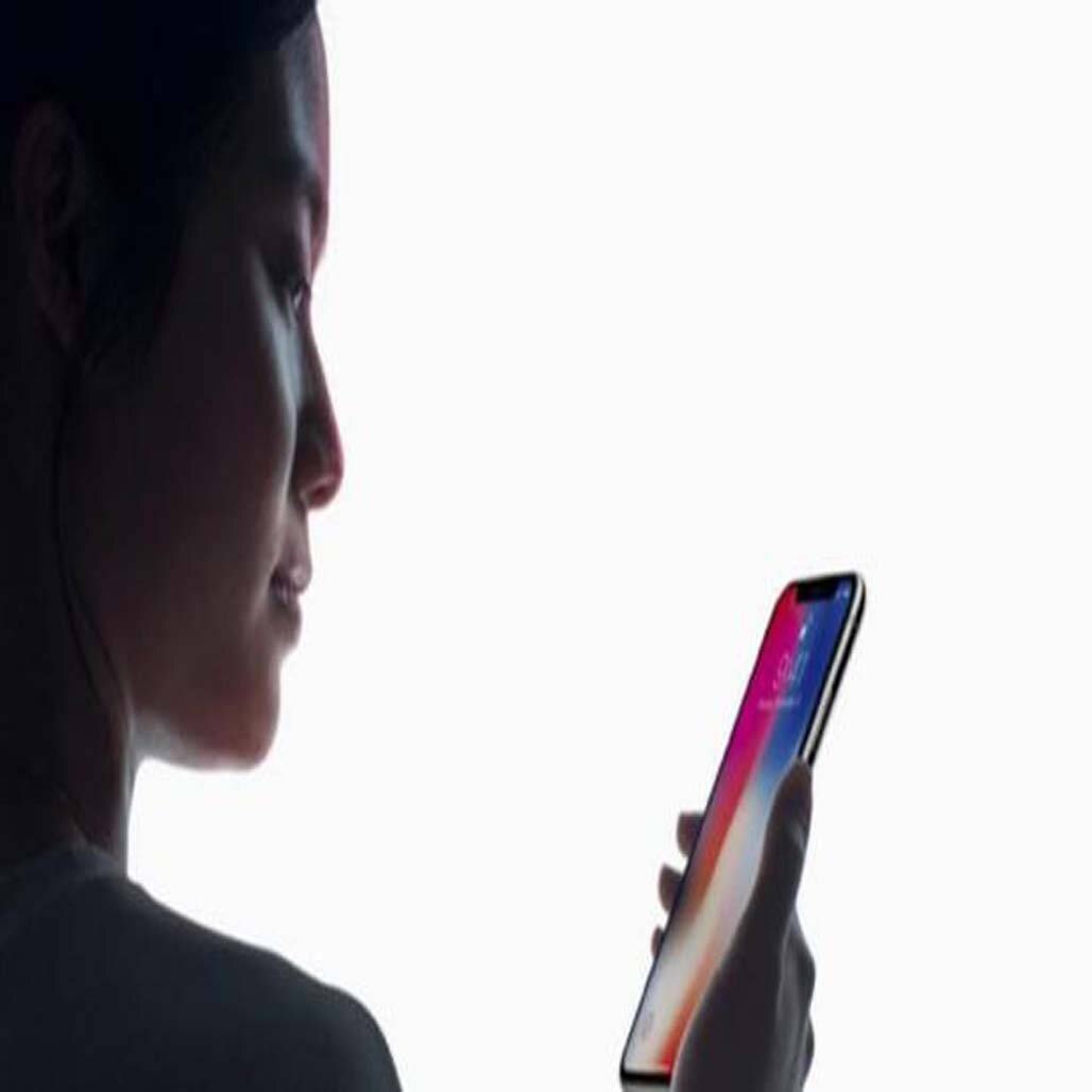दिवाली पर इस बैंक कार्ड से कीजिये खर्च, इन लोगों मिलेगा iPhone X