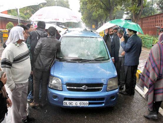 केजरीवाल की चोरी हुई ब्लू वैगनआर, जानें क्या है कार की पूरी कहानी