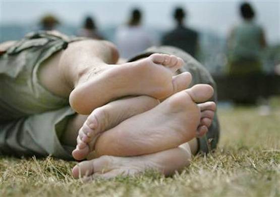 घटती आबादी से चिंतित हैं ये देश, उठा रहे ये कदम