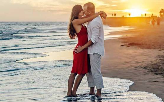 घटती आबादी से चिंतित हैं ये देश, उठा रहे ये कदम