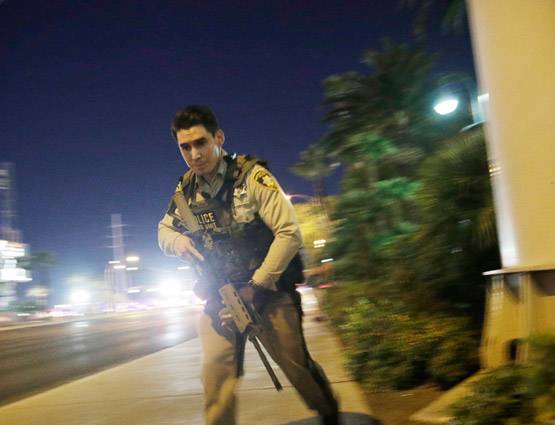 कसीनो में मशीन गन से फायरिंग, तस्वीरों में देखें पूरा मंजर